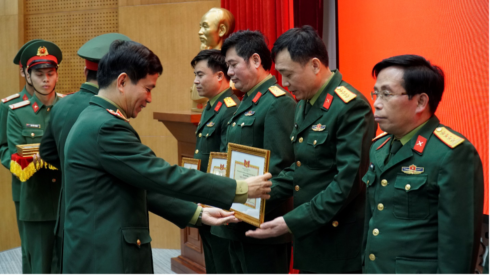 /UploadStore/admin/221230 C22 HN Tong ket nam/Picture10.png